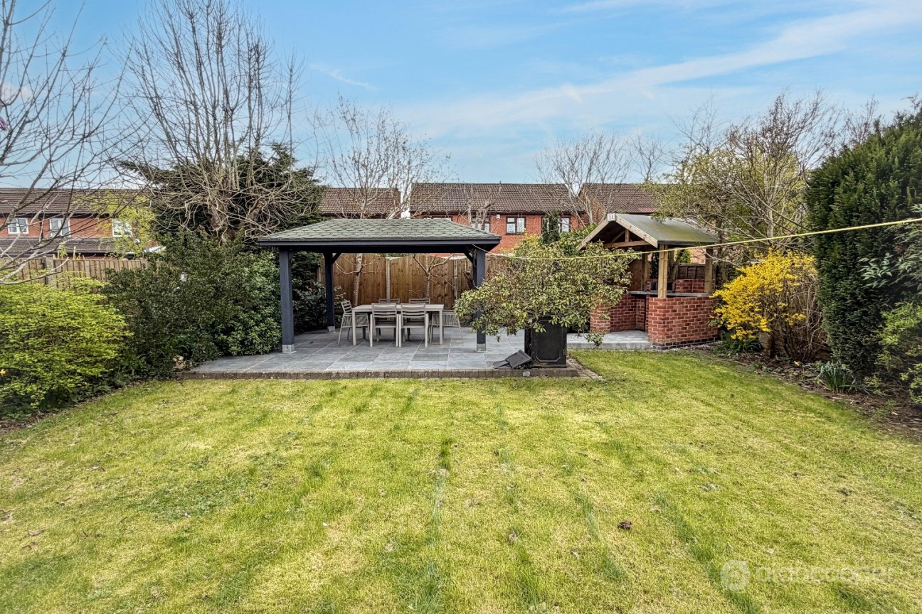 Dorchester Way, St Nicolas Park, Nuneaton, CV11 6XB