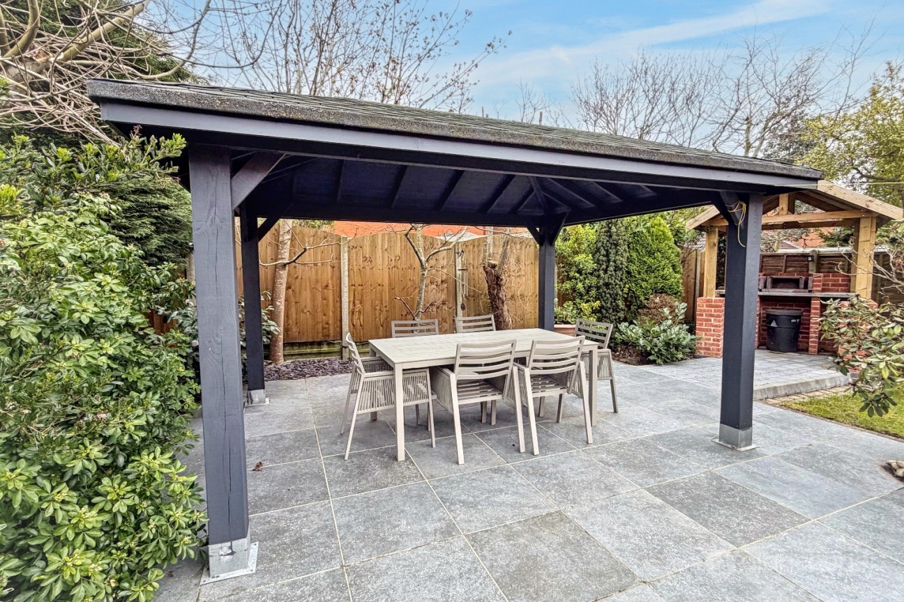 Dorchester Way, St Nicolas Park, Nuneaton, CV11 6XB