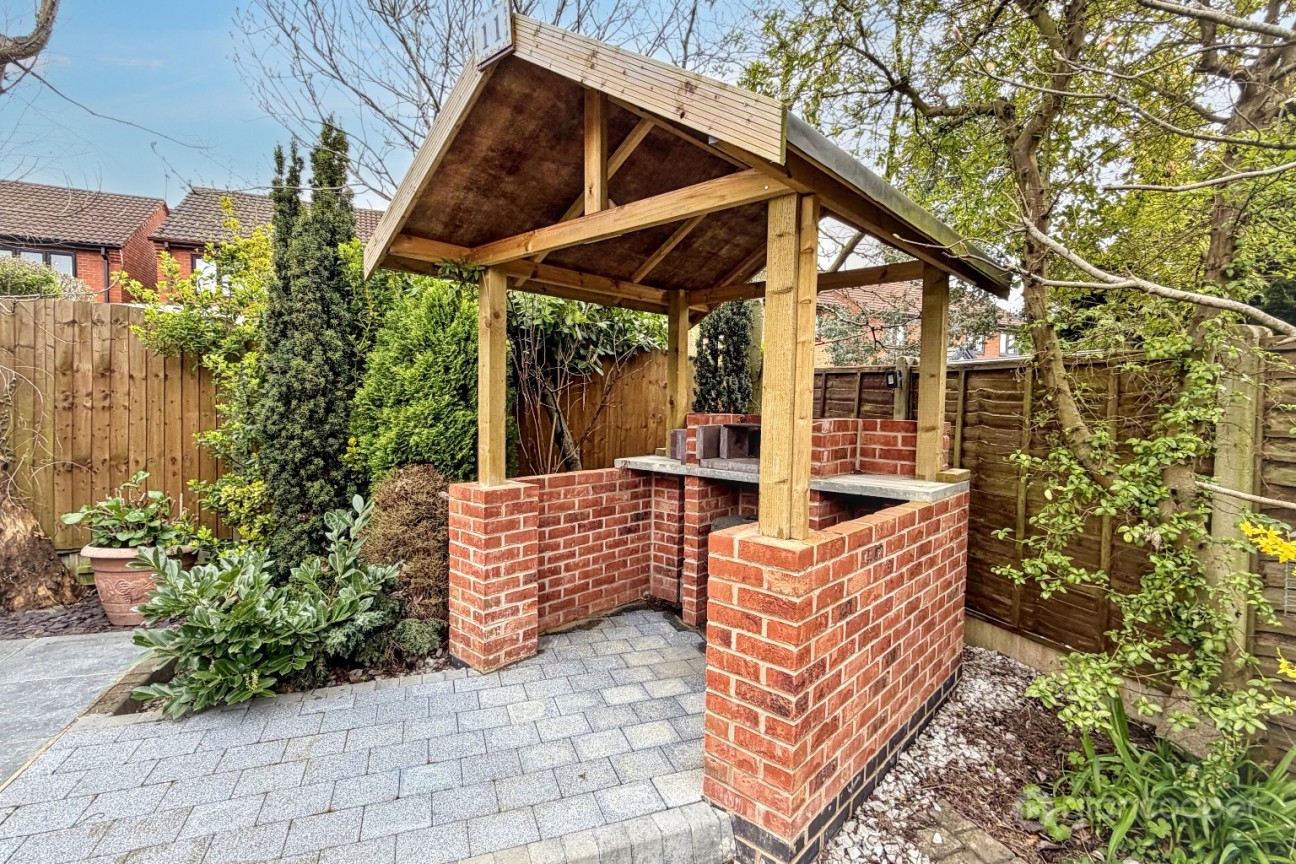 Dorchester Way, St Nicolas Park, Nuneaton, CV11 6XB