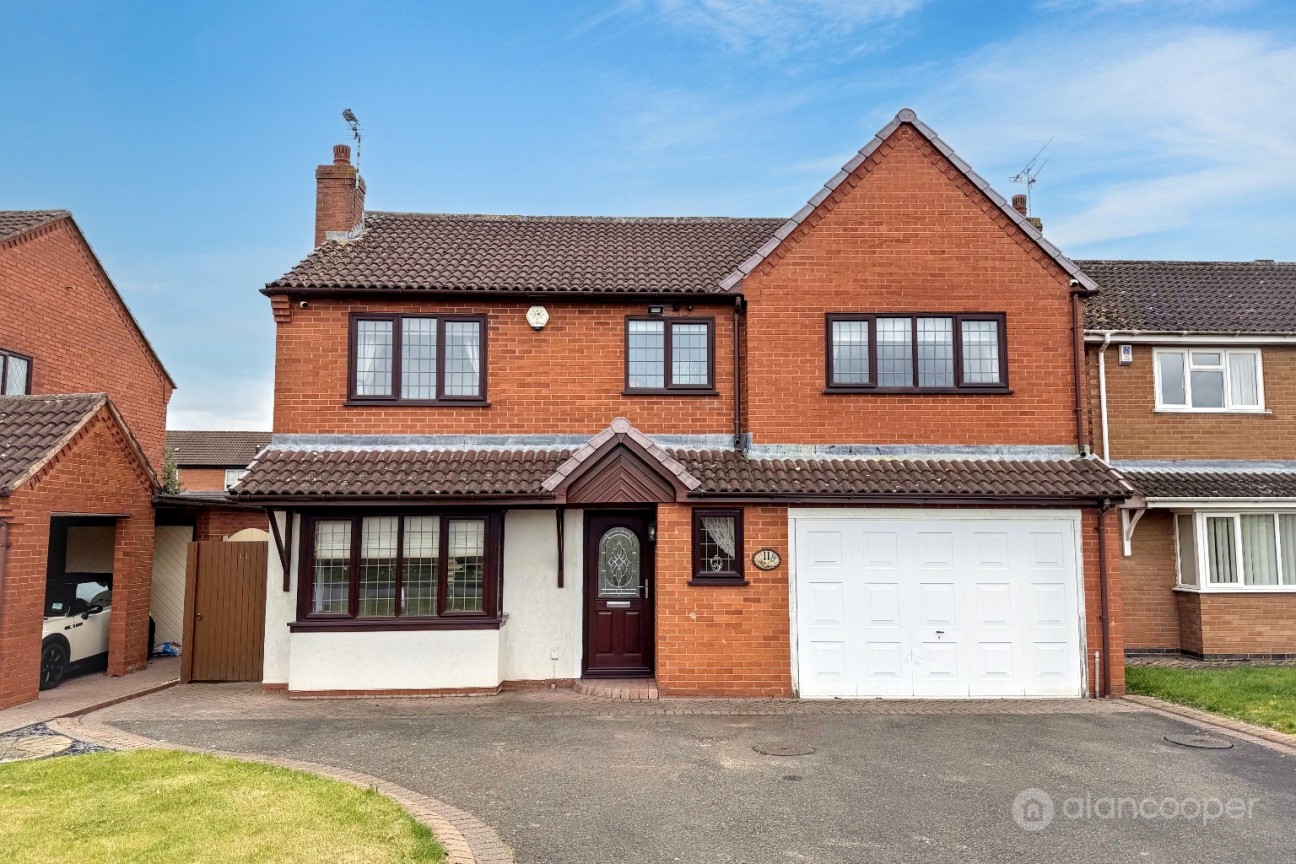 Dorchester Way, St Nicolas Park, Nuneaton, CV11 6XB