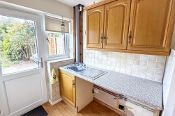 Dorchester Way, St Nicolas Park, Nuneaton, CV11 6XB