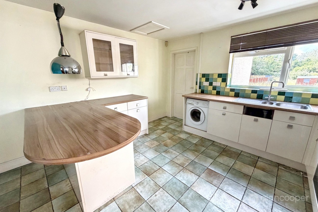 Brookdale Road, Weddington, Nuneaton, CV10 0BL