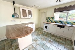 Brookdale Road, Weddington, Nuneaton, CV10 0BL