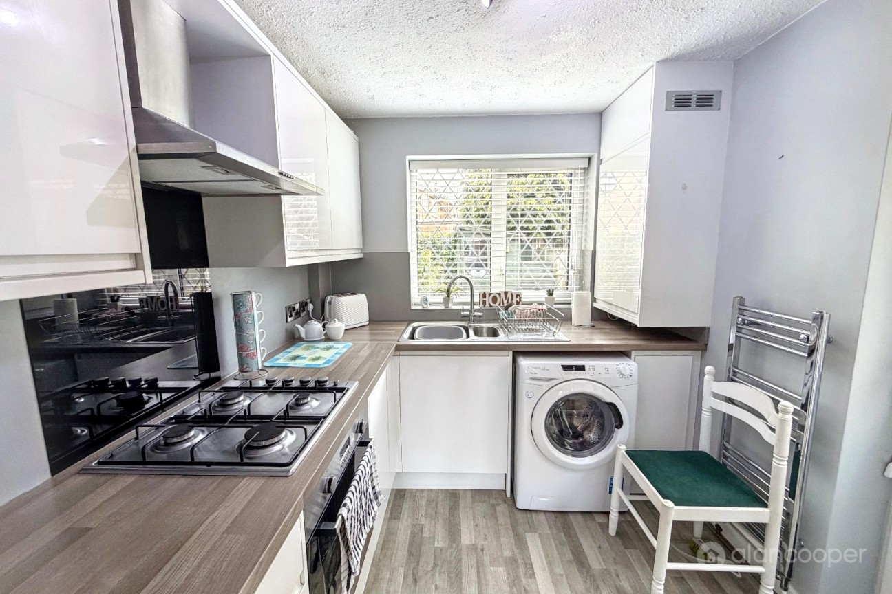 Hoarestone Avenue, Whitestone, Nuneaton, CV11 4TH