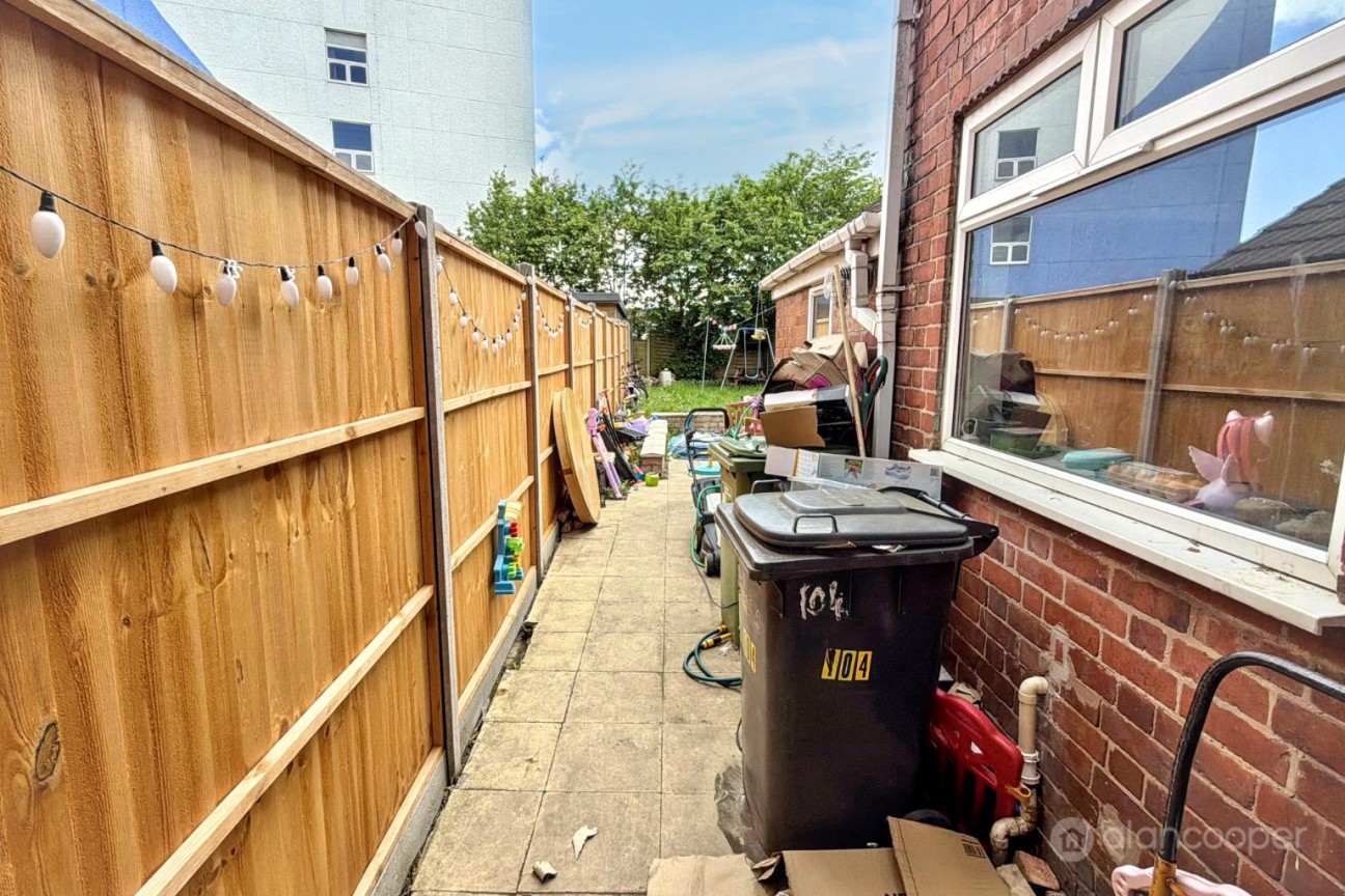 Heath End Road, Stockingford, Nuneaton, CV10 7JG