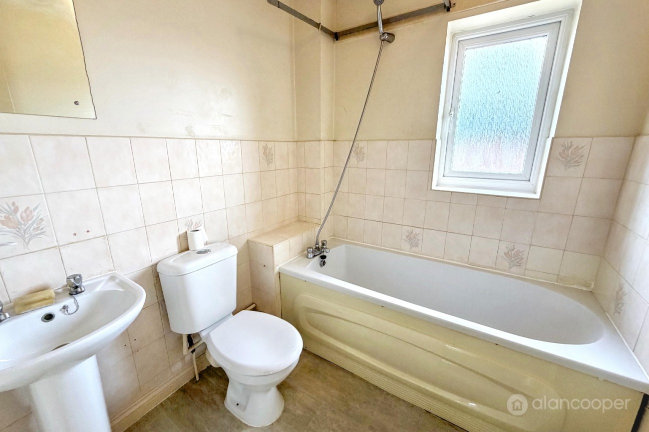 Kenilworth Drive, Weavers Green, Nuneaton, CV11 5XP