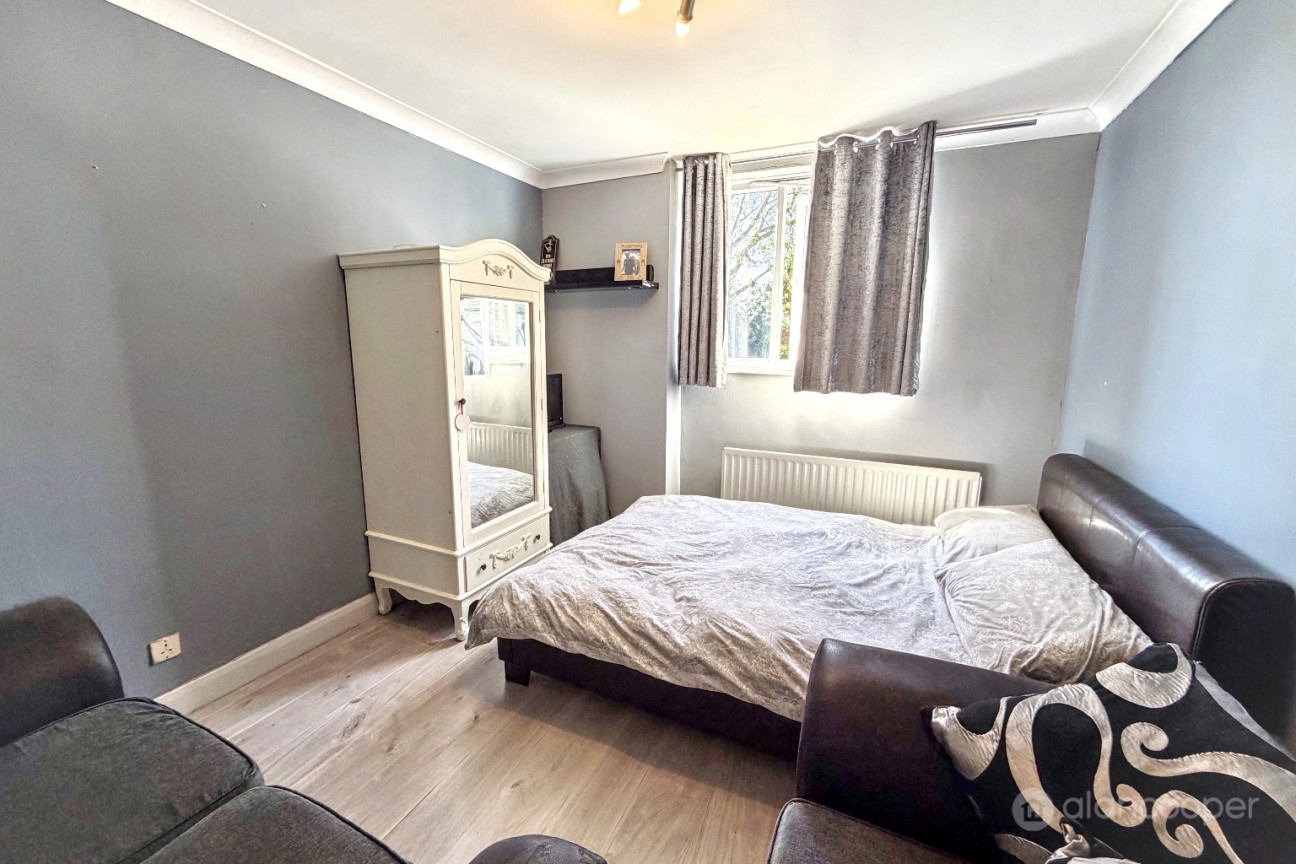 Hillside Drive, Nuneaton, CV10 0LF