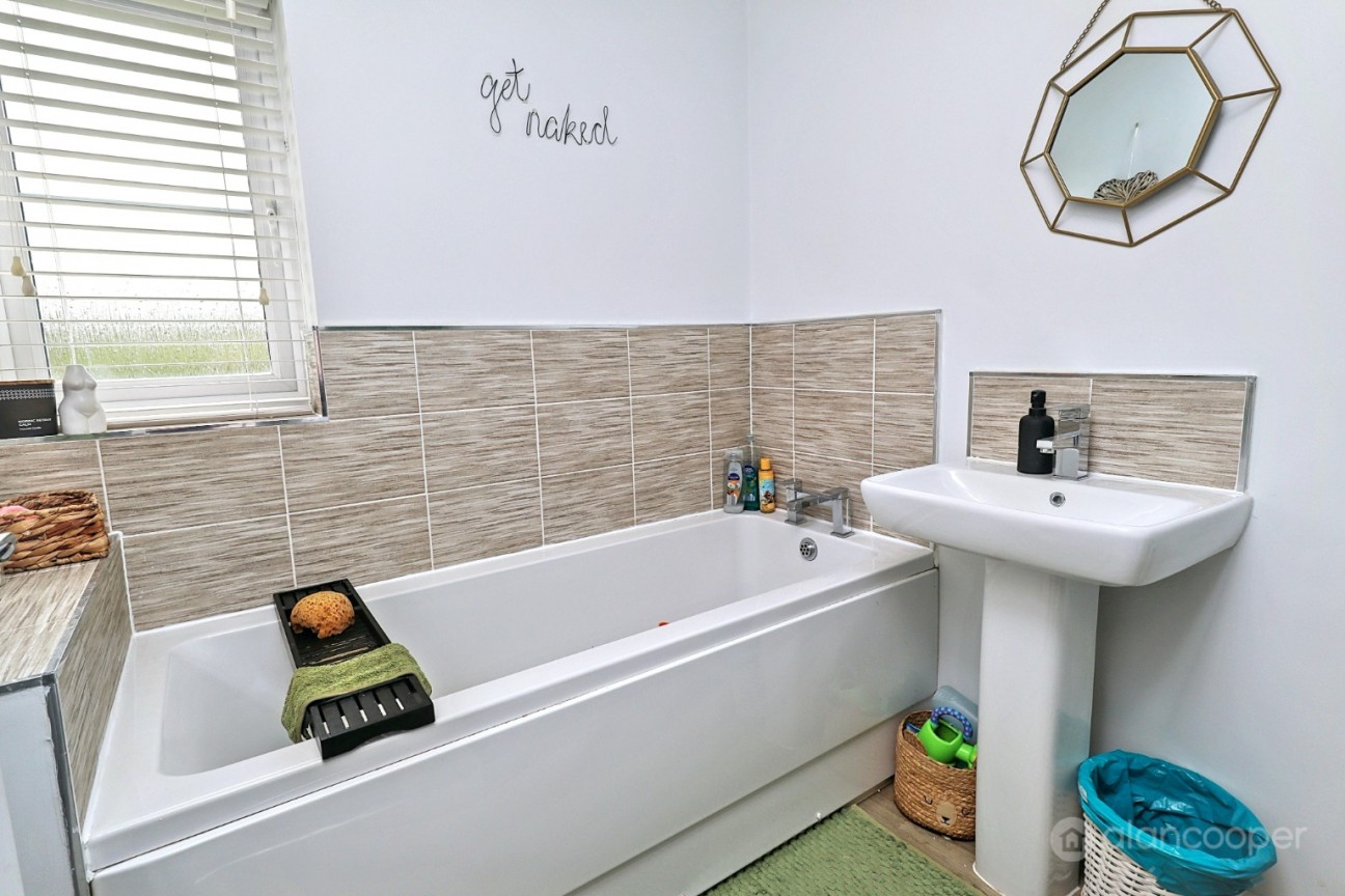 Azure Walk, Nuneaton, Warwickshire, CV10 9GQ