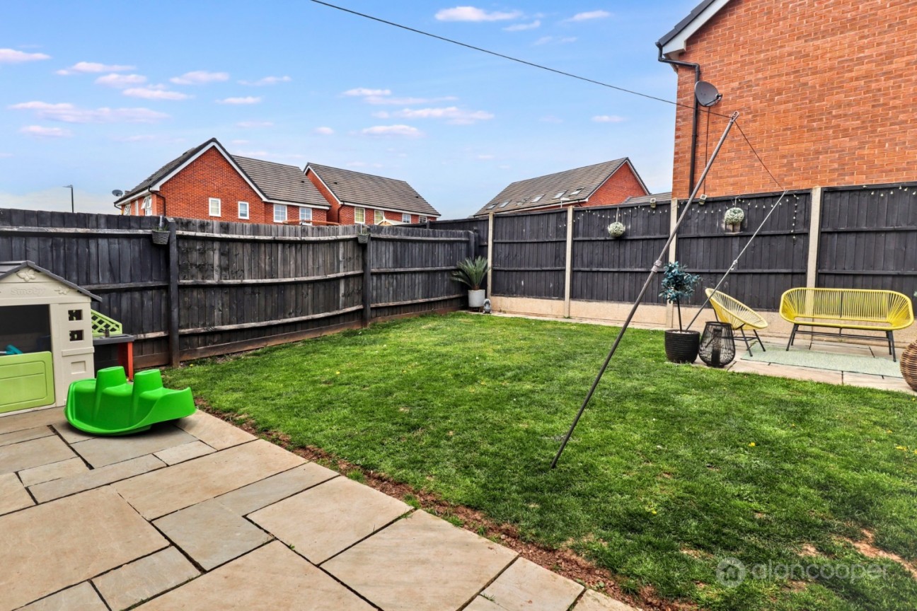 Azure Walk, Nuneaton, Warwickshire, CV10 9GQ