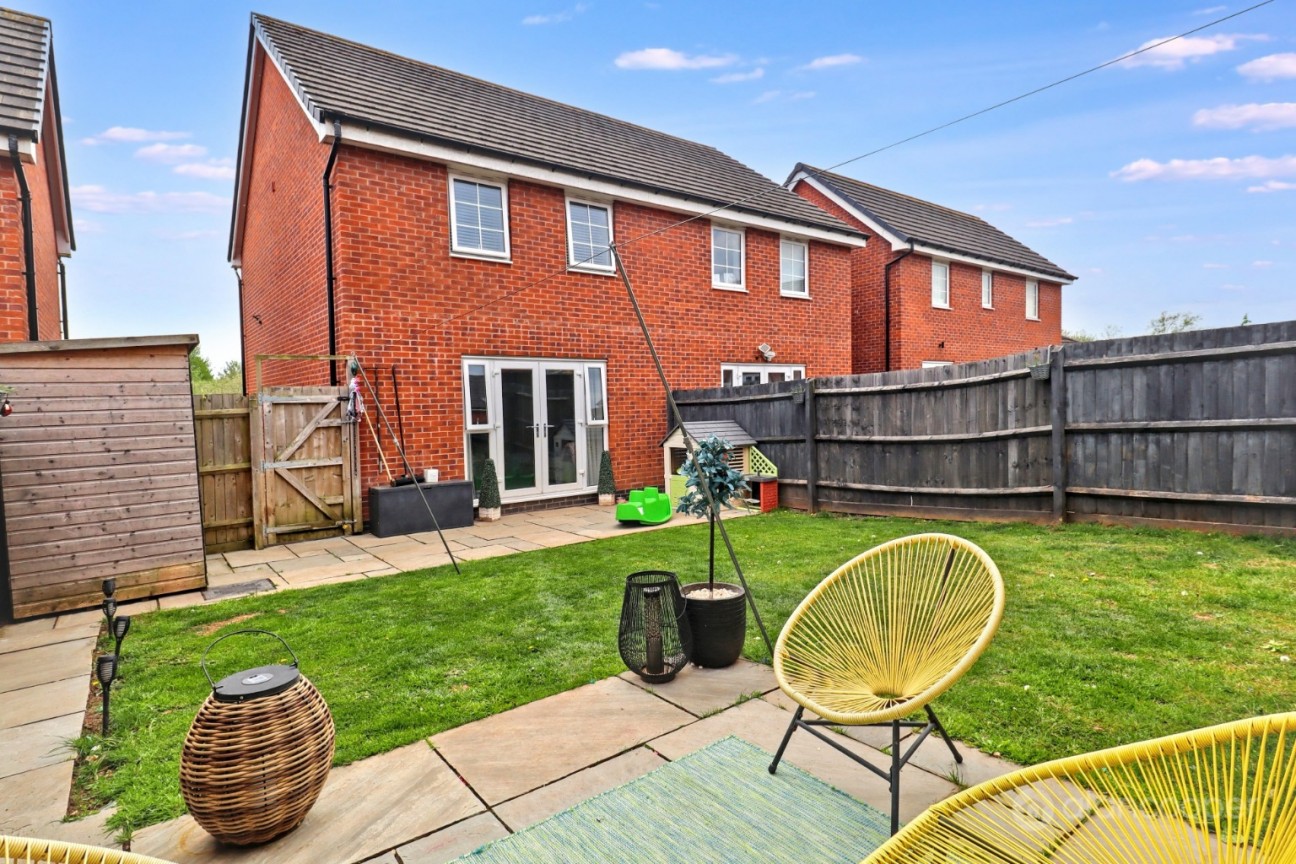 Azure Walk, Nuneaton, Warwickshire, CV10 9GQ