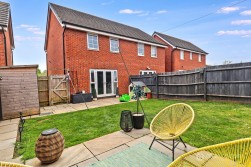 Azure Walk, Nuneaton, Warwickshire, CV10 9GQ