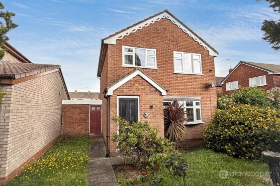 Charnwood Avenue, Arbury View, Nuneaton, CV10 7NZ