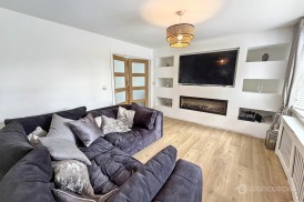 Charnwood Avenue, Arbury View, Nuneaton, CV10 7NZ