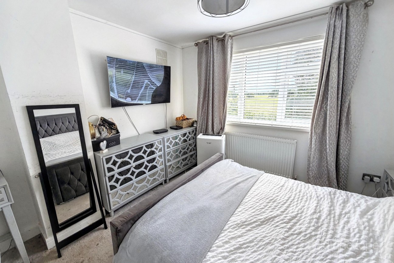 Charnwood Avenue, Arbury View, Nuneaton, CV10 7NZ