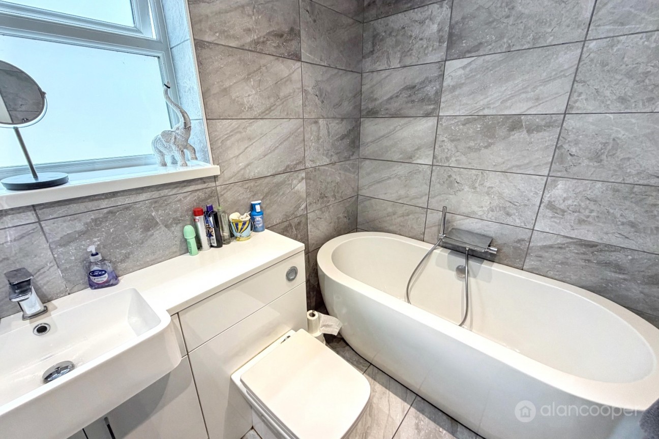 Charnwood Avenue, Arbury View, Nuneaton, CV10 7NZ