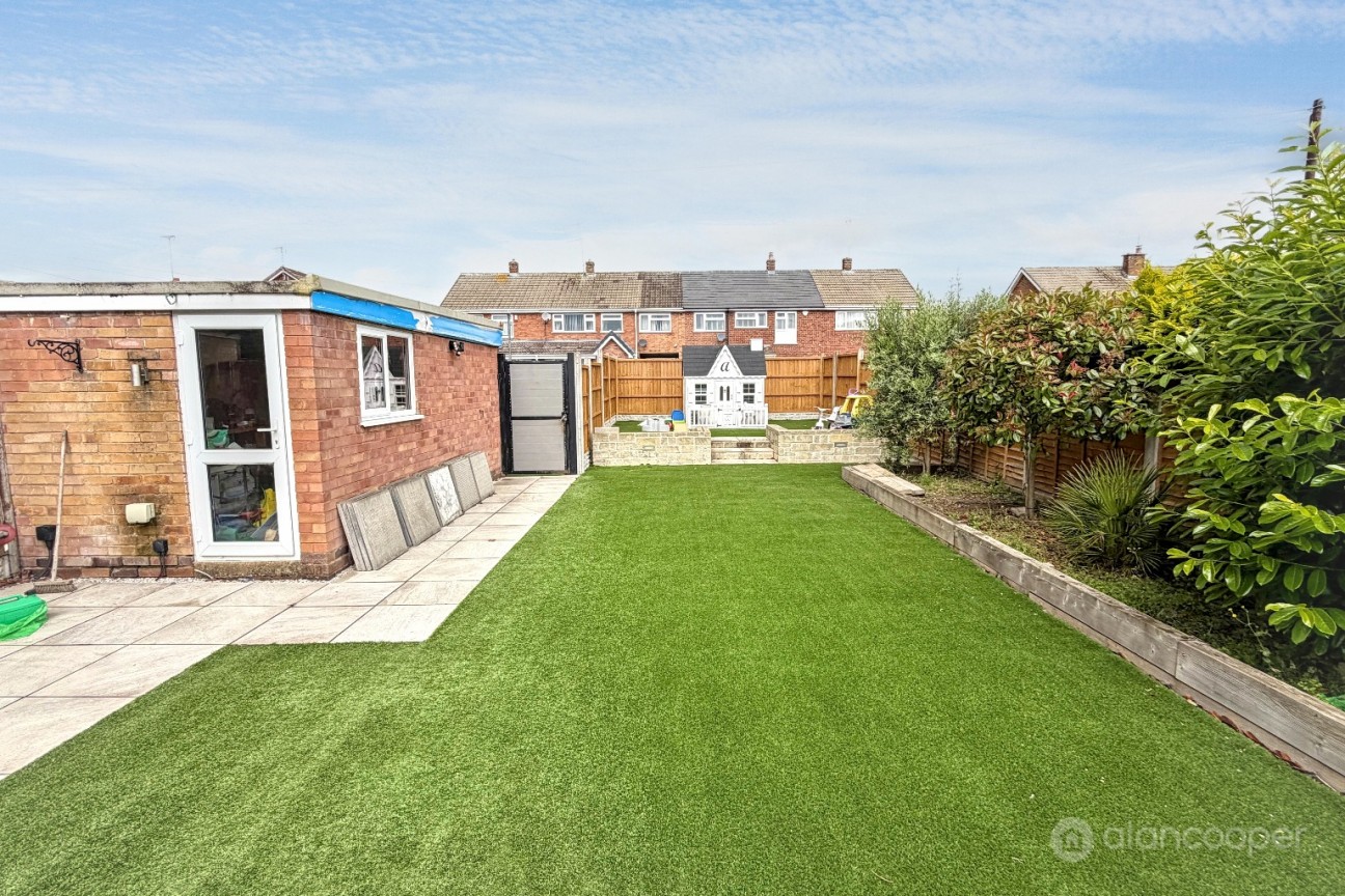 Charnwood Avenue, Arbury View, Nuneaton, CV10 7NZ