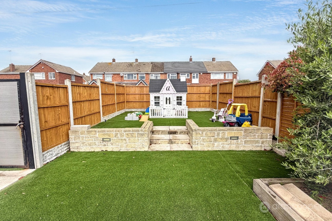 Charnwood Avenue, Arbury View, Nuneaton, CV10 7NZ