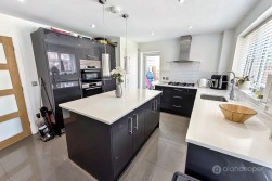 Charnwood Avenue, Arbury View, Nuneaton, CV10 7NZ