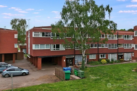 Cleaver Gardens, Nuneaton, Warwickshire, CV10 0HG