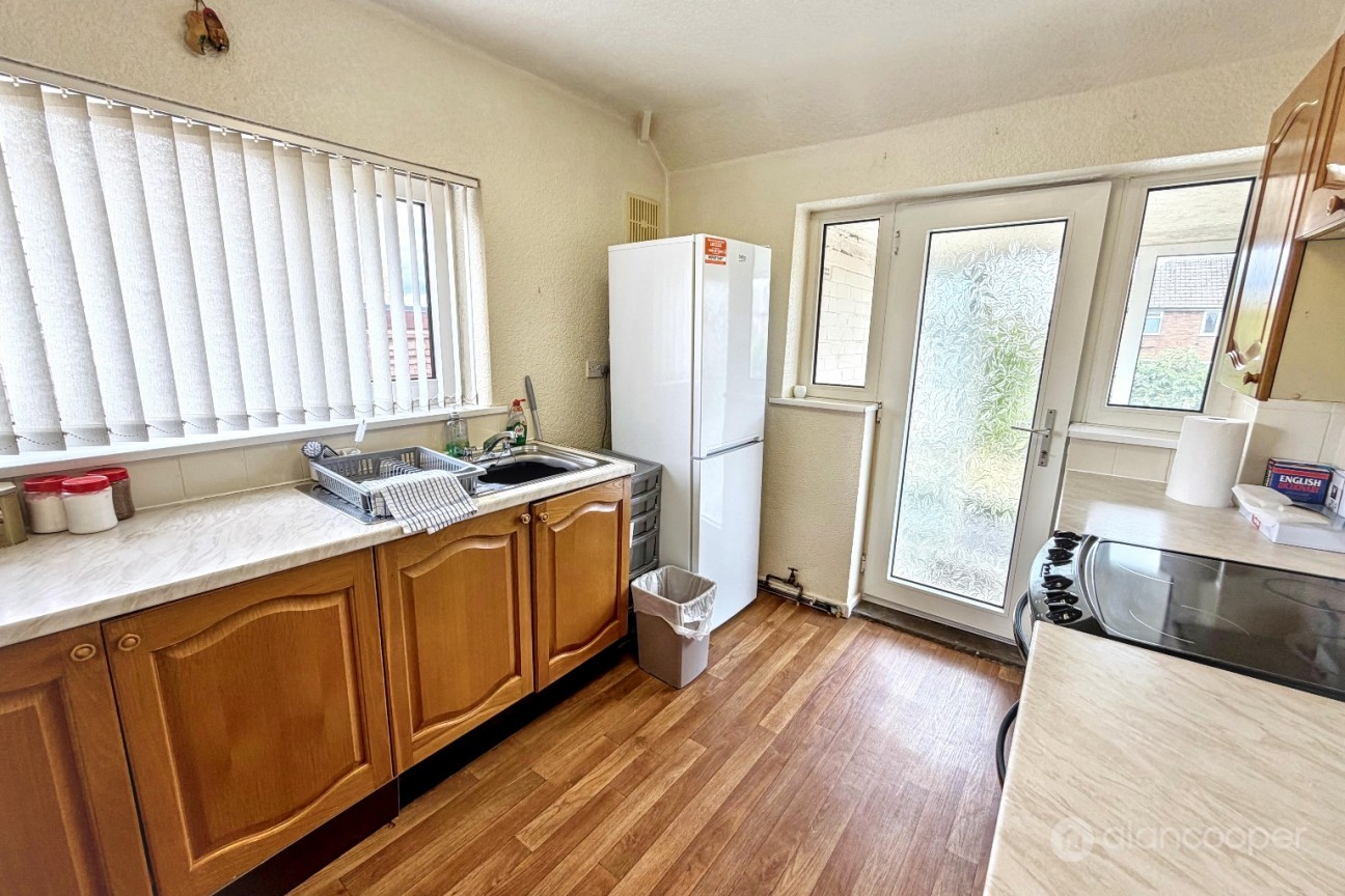 Nuneaton Road, Bulkington, CV12 9QP