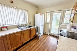 Nuneaton Road, Bulkington, CV12 9QP