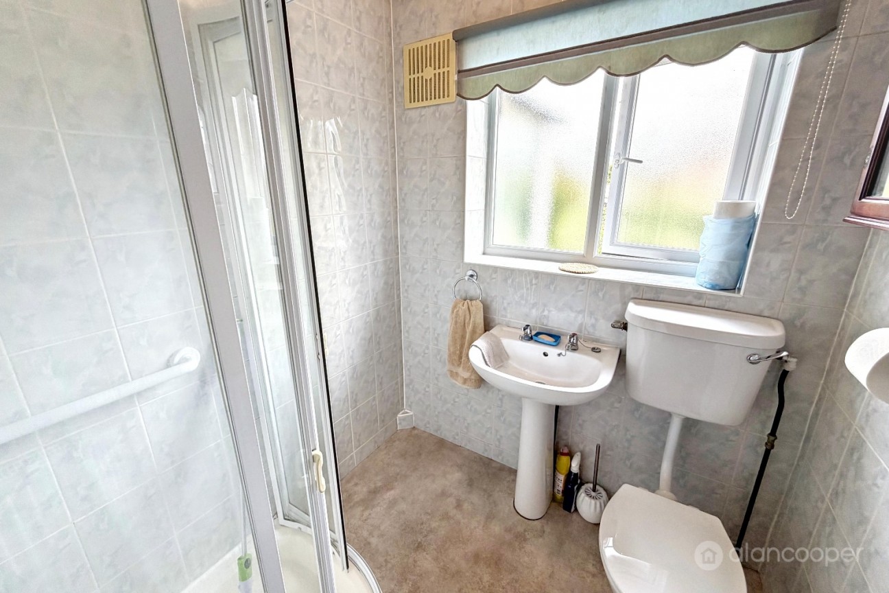 Nuneaton Road, Bulkington, CV12 9QP