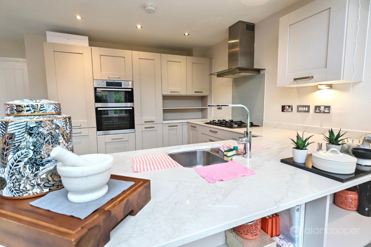 Adelie Road, Galley Common, Nuneaton, CV10 9GZ