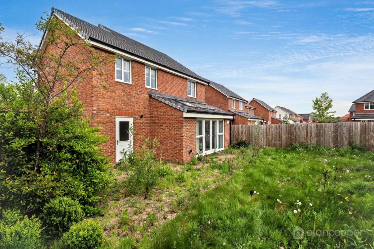 Adelie Road, Galley Common, Nuneaton, CV10 9GZ