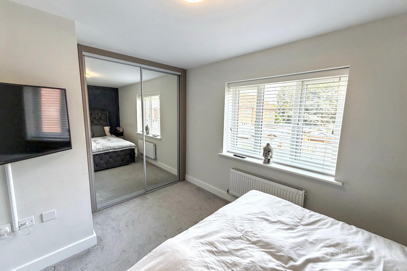 Sunburst Drive, Manor Fields, Nuneaton, CV11 6YQ