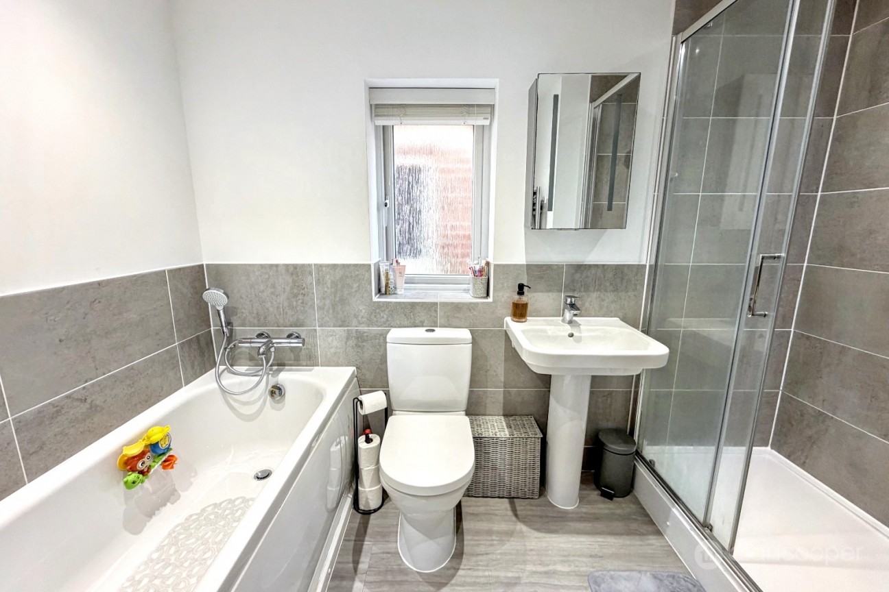 Sunburst Drive, Manor Fields, Nuneaton, CV11 6YQ