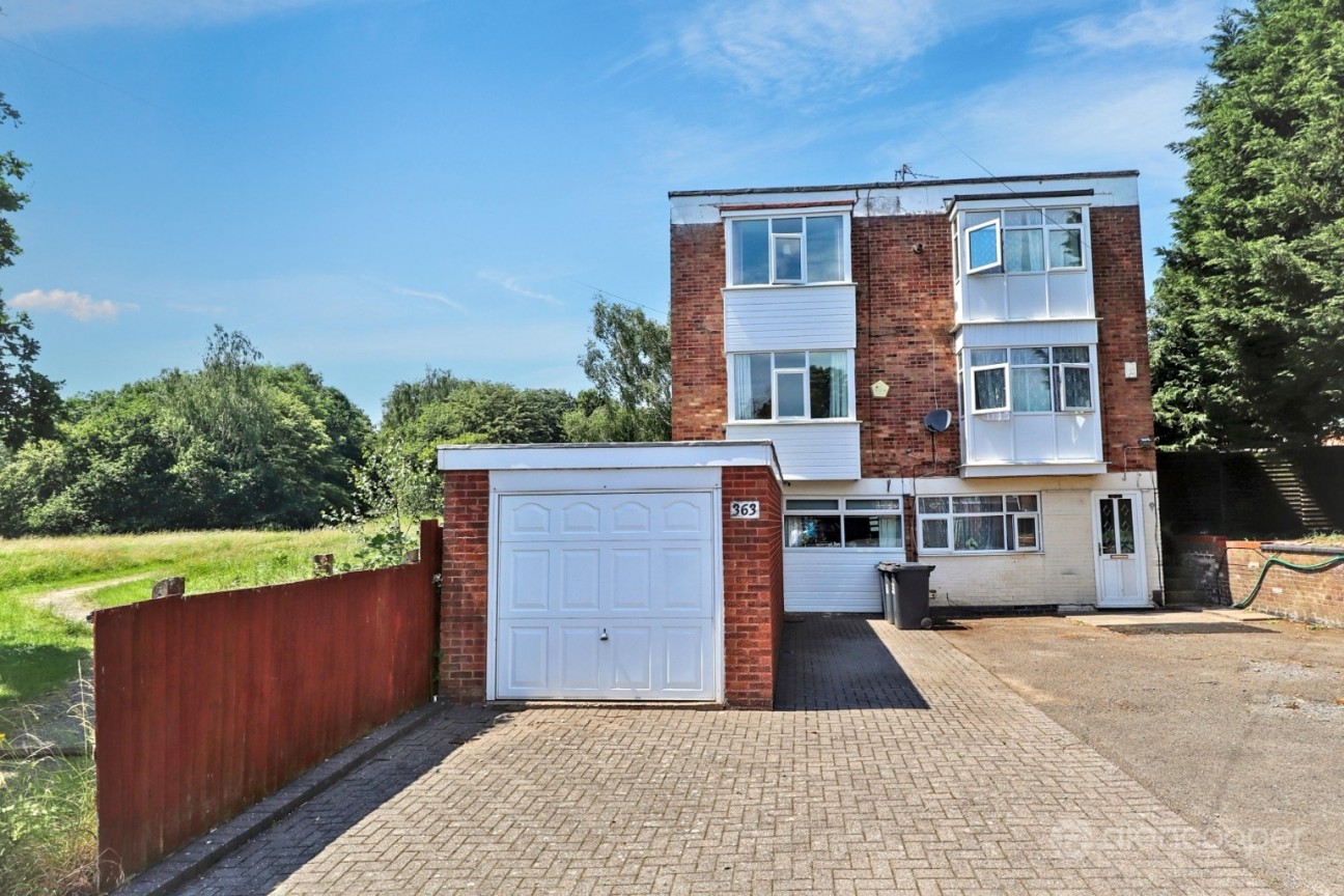 Bucks Hill, Nuneaton, Warwickshire, CV10 9NA