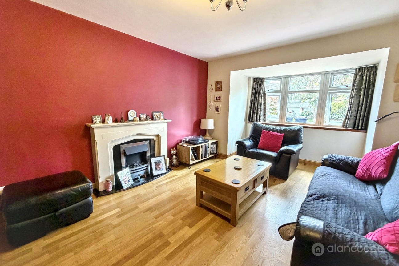 Abingdon Way, St Nicolas Park, Nuneaton, CV11 6DX