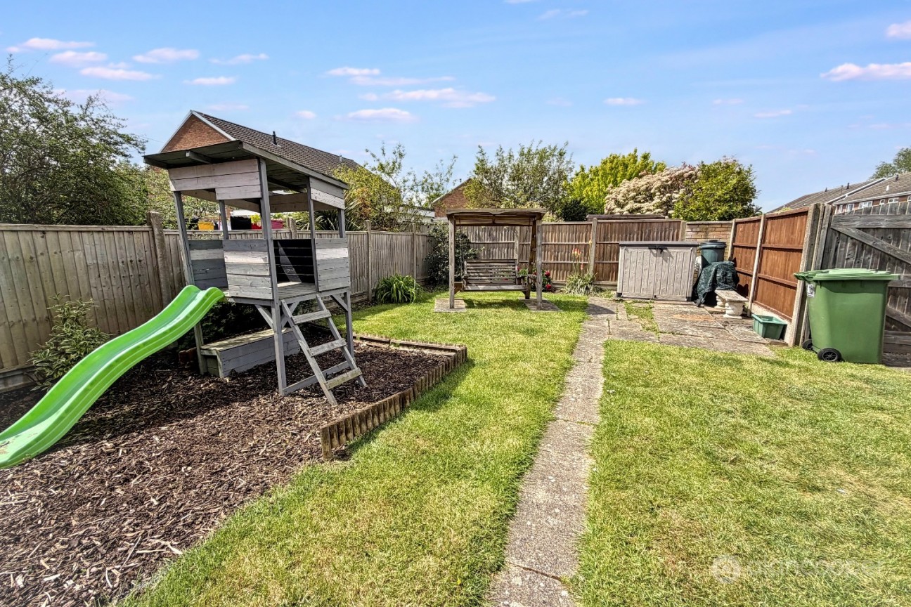 Abingdon Way, St Nicolas Park, Nuneaton, CV11 6DX