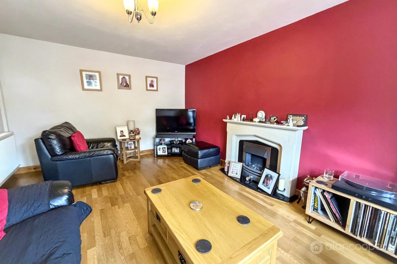 Abingdon Way, St Nicolas Park, Nuneaton, CV11 6DX