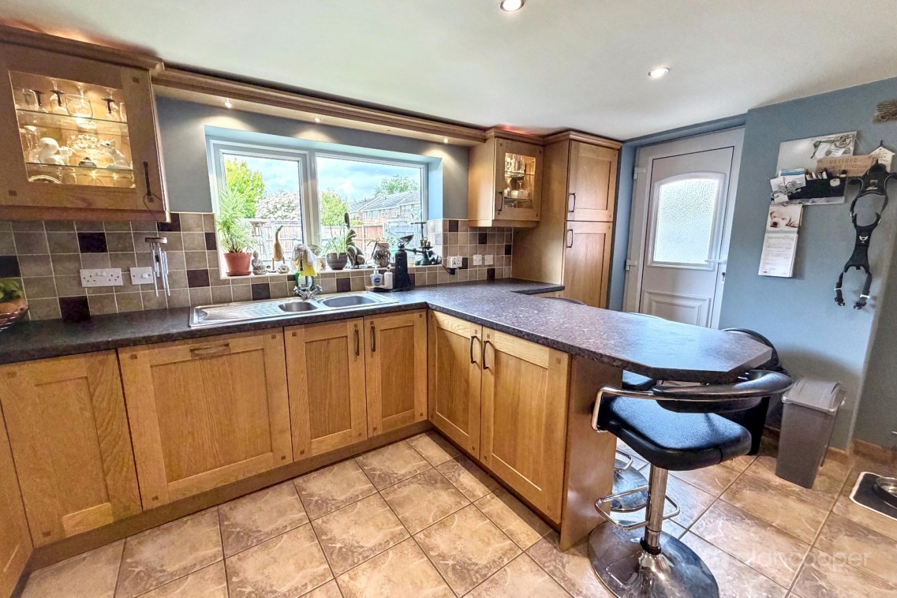 Abingdon Way, St Nicolas Park, Nuneaton, CV11 6DX