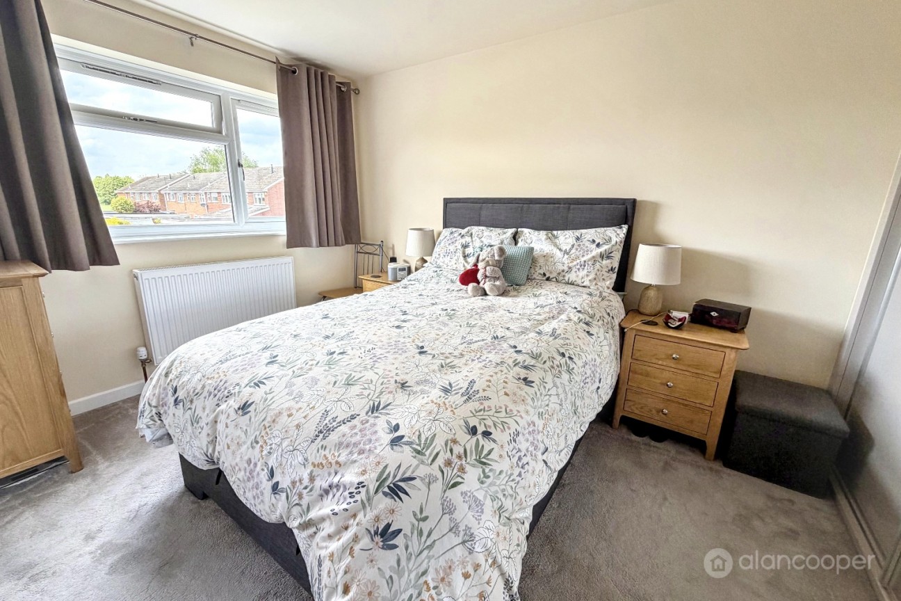 Abingdon Way, St Nicolas Park, Nuneaton, CV11 6DX