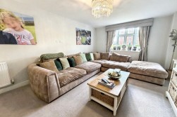 Russett Avenue, Manor Fields, Nuneaton, CV11 6YW