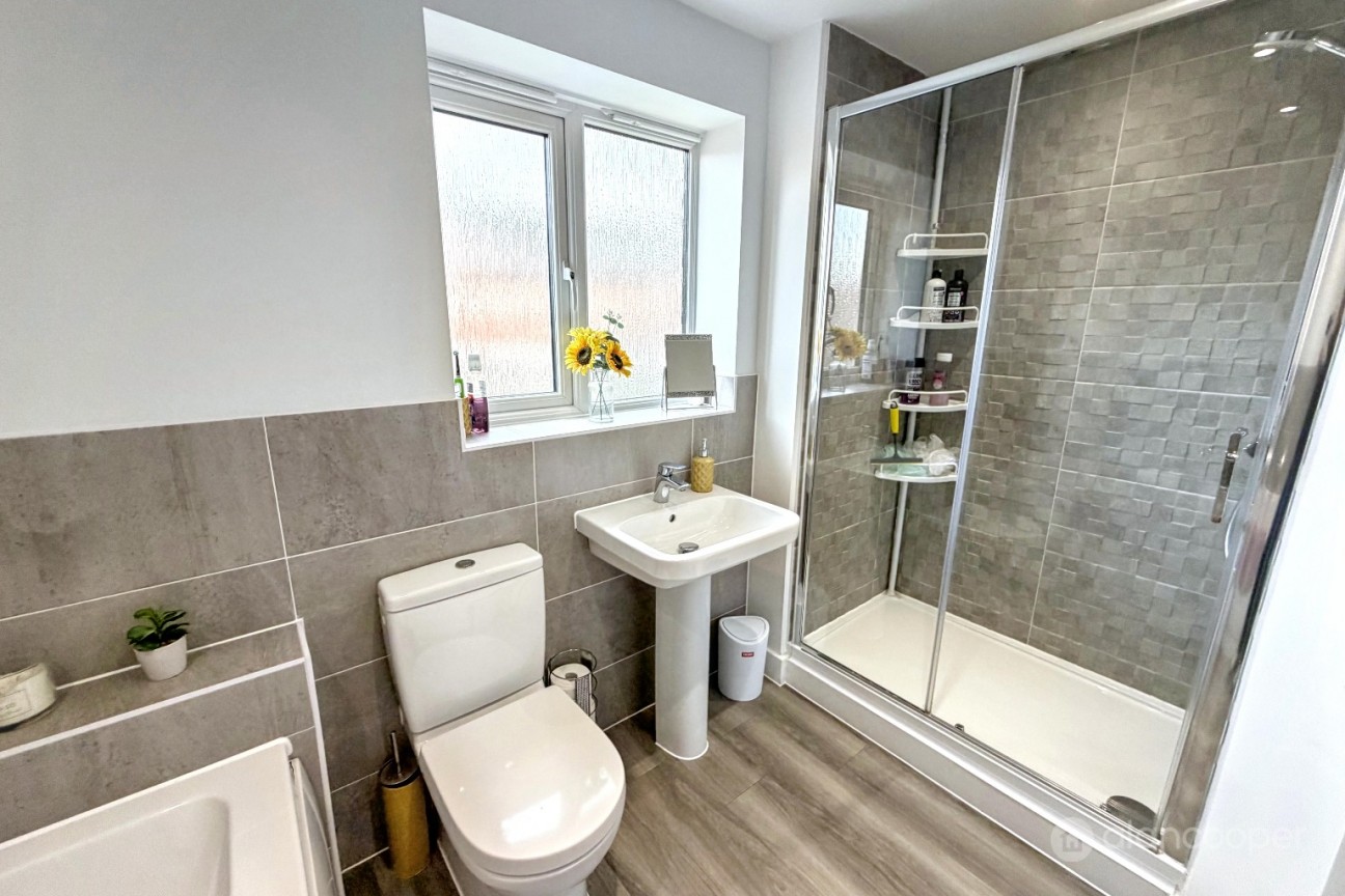 Russett Avenue, Manor Fields, Nuneaton, CV11 6YW