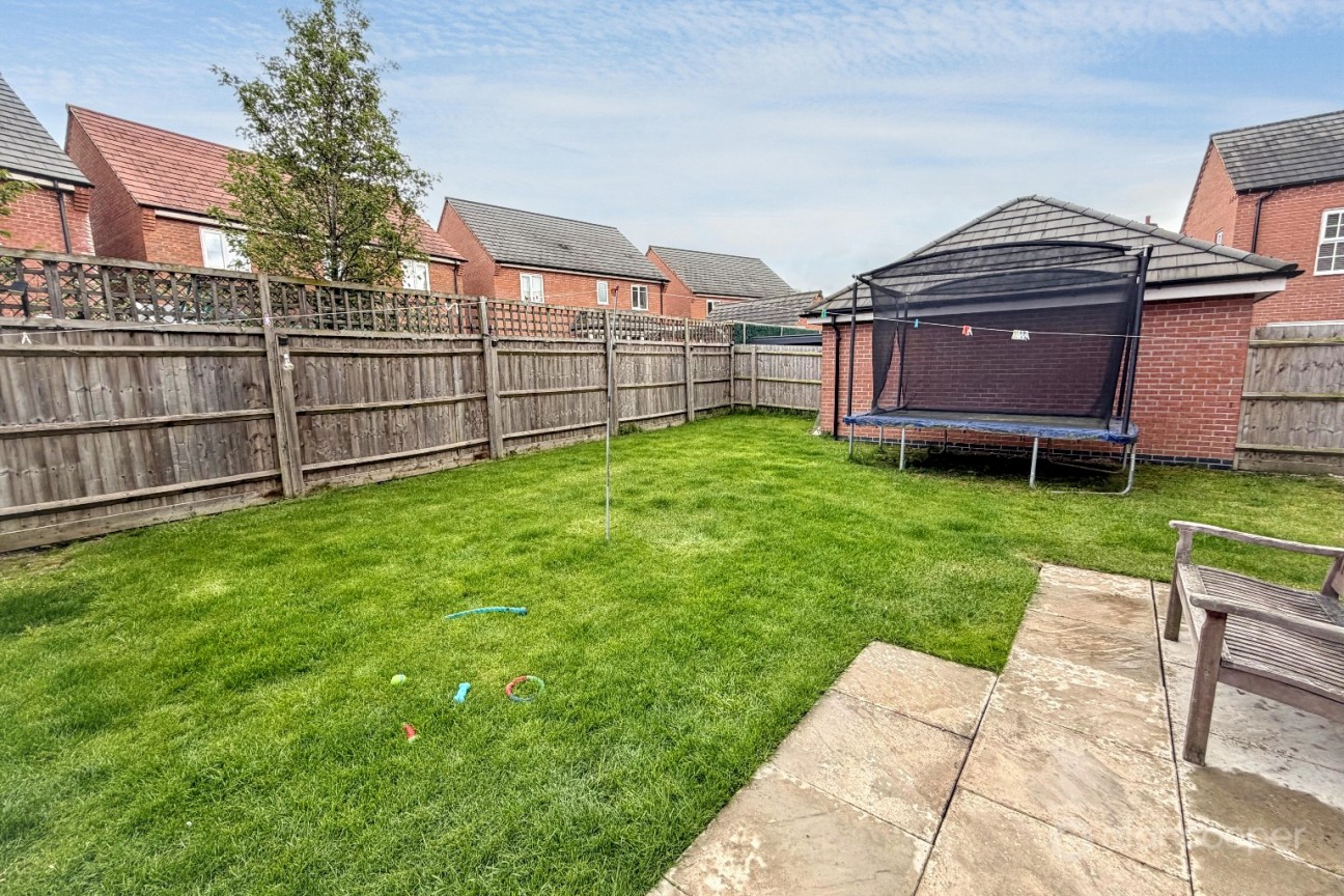 Russett Avenue, Manor Fields, Nuneaton, CV11 6YW