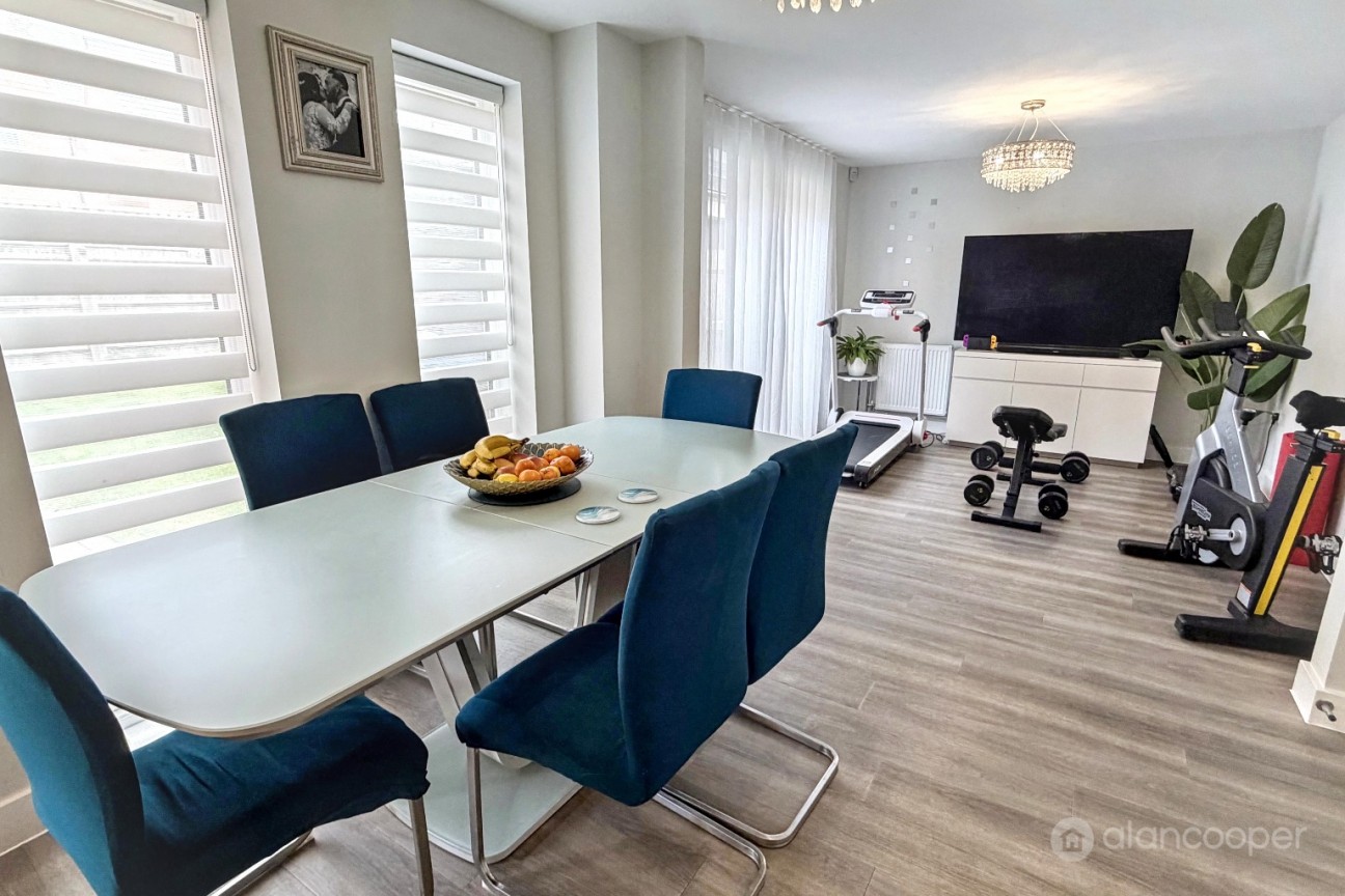 Russett Avenue, Manor Fields, Nuneaton, CV11 6YW