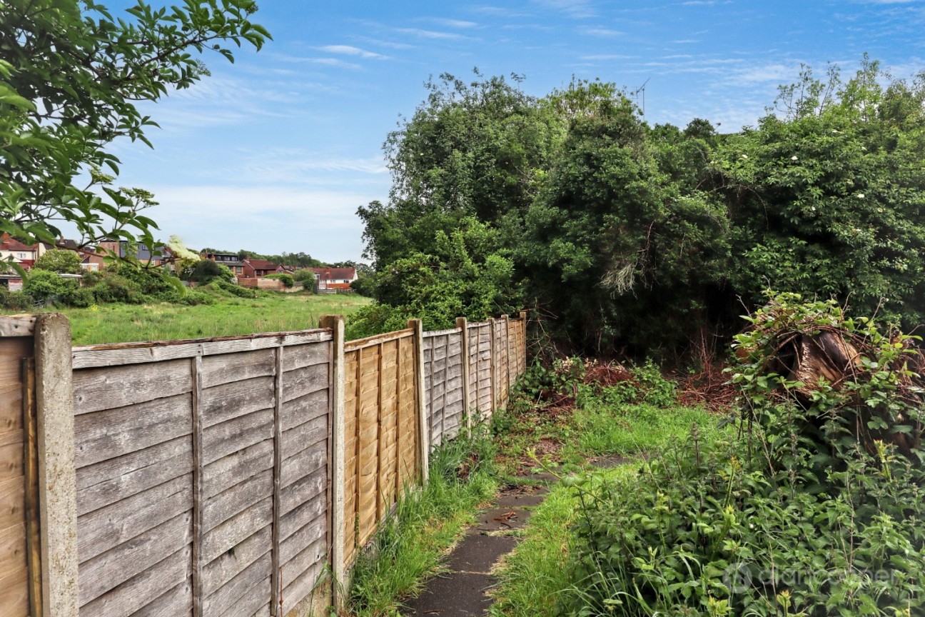 Alders Lane, Nuneaton, Warwickshire, CV10 0PL