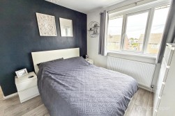 Lingwood Drive, Stockingford, Nuneaton, CV10 7DR