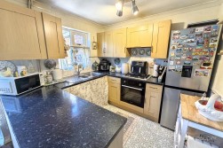 Aviemore Close, Glendale, Nuneaton, CV10 7JJ