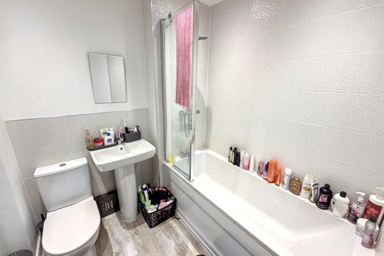 Catch Crop Way, Meadow Green, Nuneaton, CV11 7AF