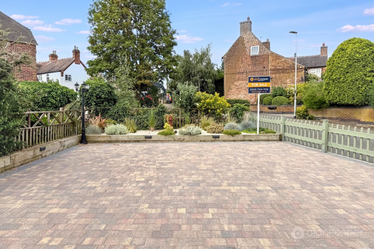 High Street, Stoke Golding, CV13 6HF