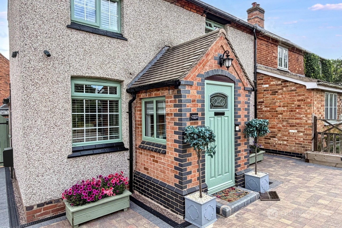 High Street, Stoke Golding, CV13 6HF