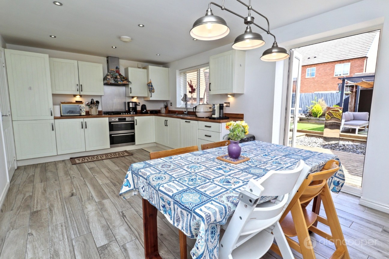 Harrow Lane, Weddington, Nuneaton, CV10 0FL