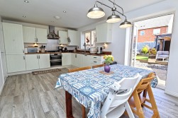 Harrow Lane, Weddington, Nuneaton, CV10 0FL