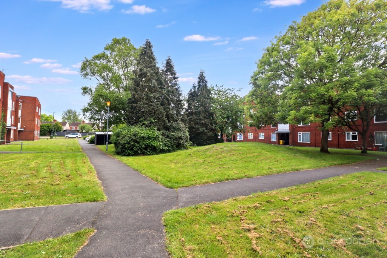 Flat, Everard Court, Garrett Street, Nuneaton, CV11 4QD