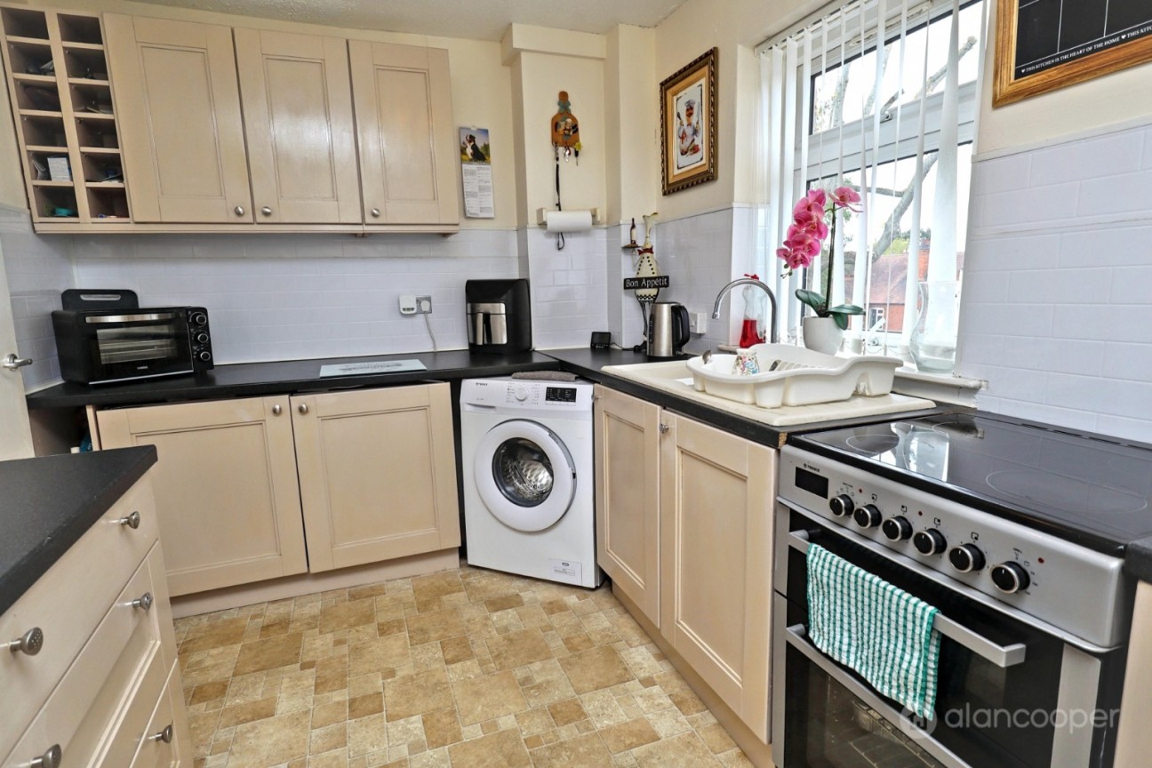 Flat, Everard Court, Garrett Street, Nuneaton, CV11 4QD
